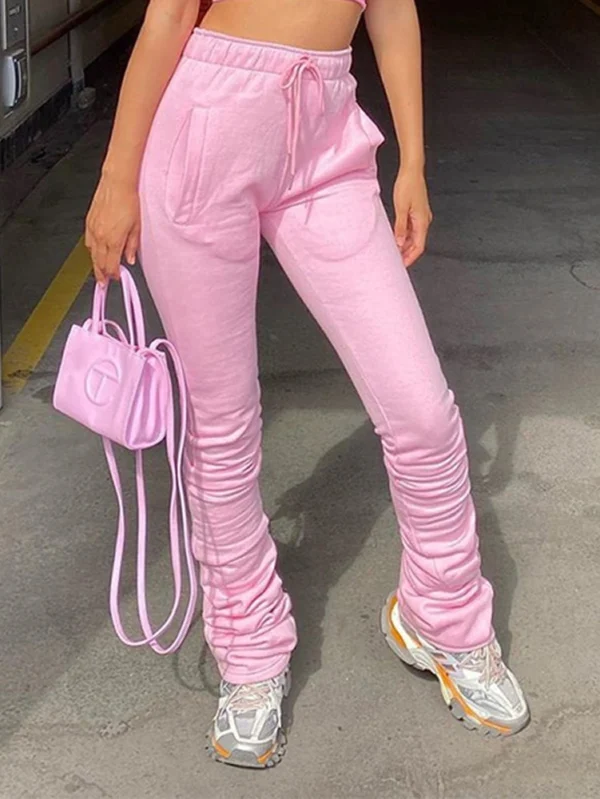 Trendy Cargo Sweat Pants for Active Women’s Lifestyle